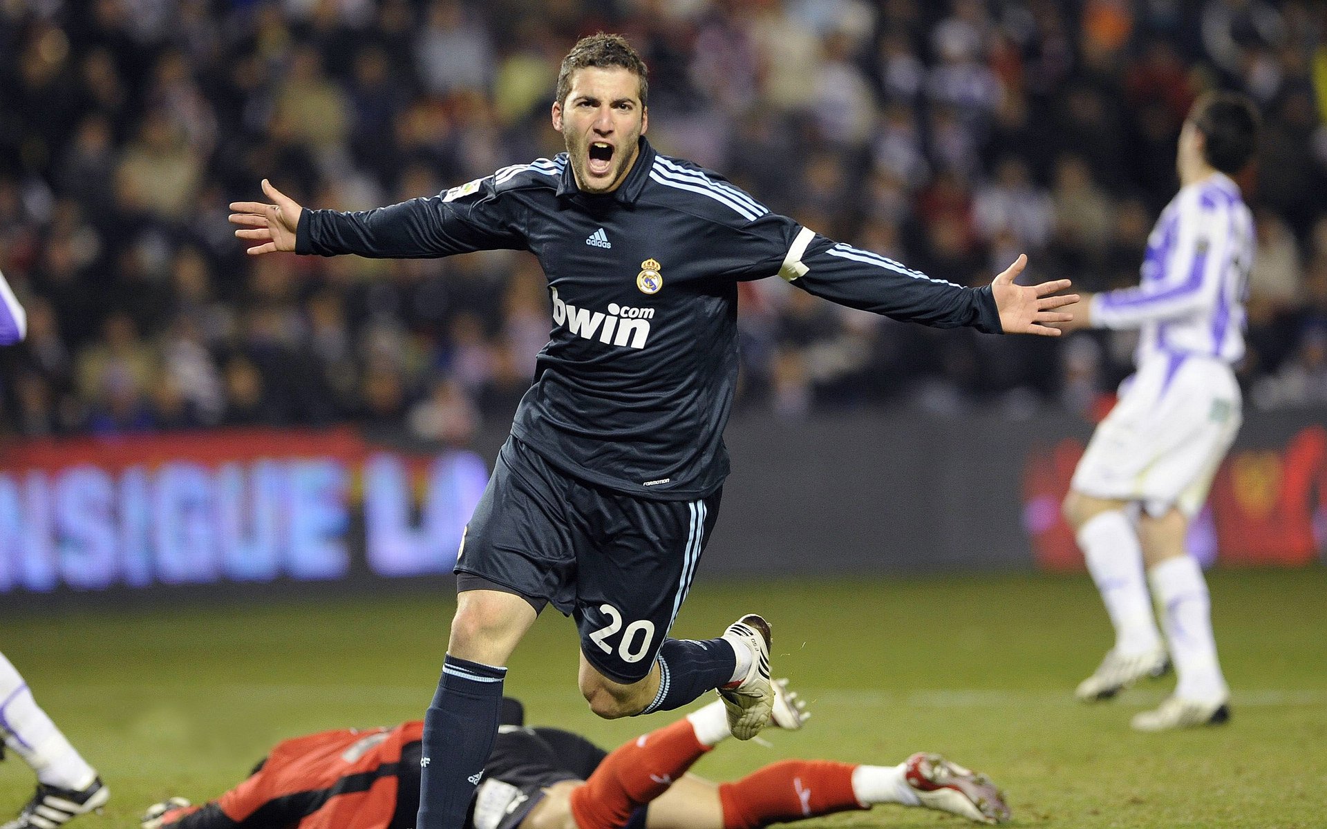 克里帕里表态支持迪巴拉，尤文图斯门将呼吁团结，巴里和帕克