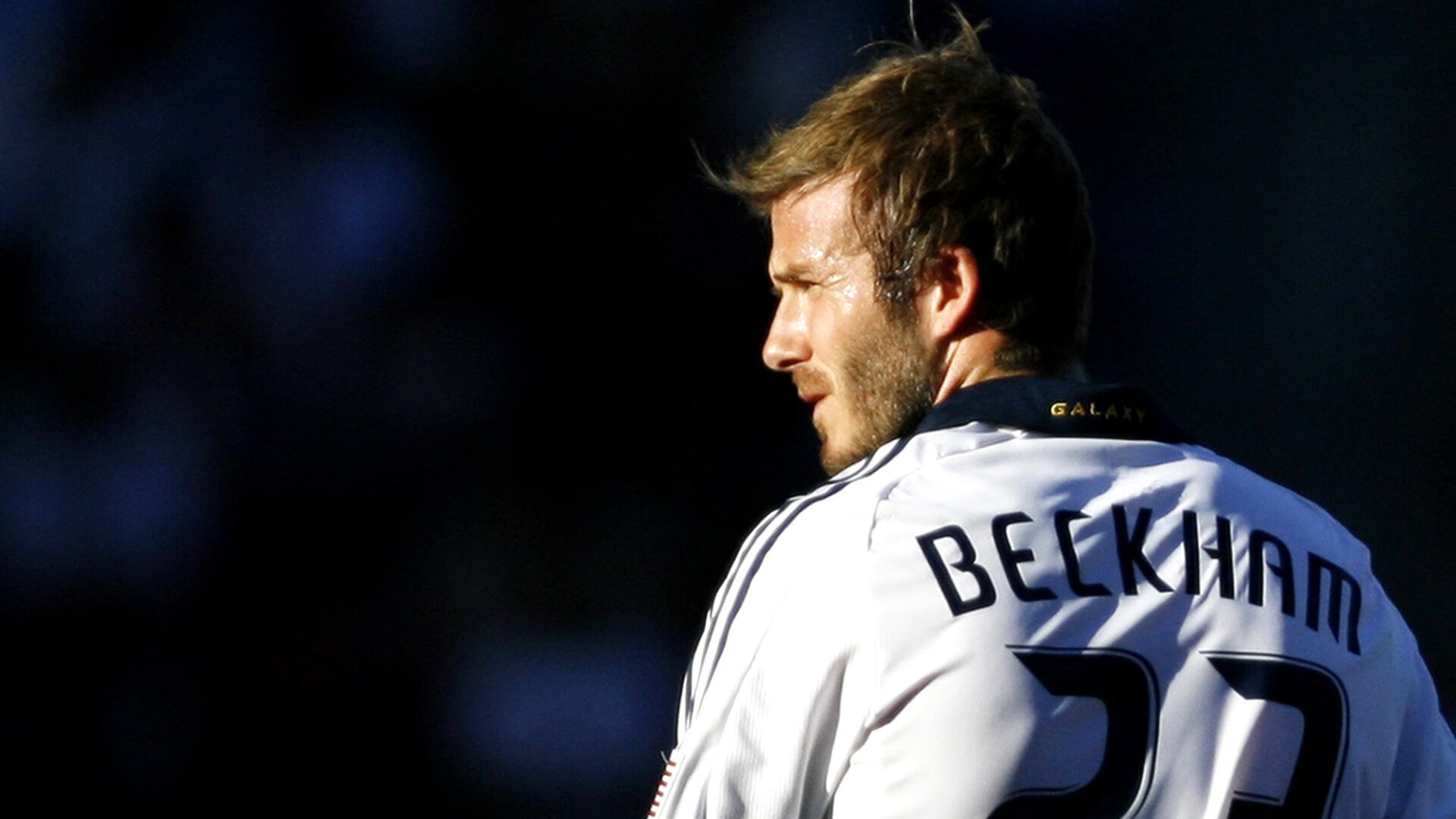 掘金翻盘步行者，季后赛首轮中约基奇完成三双，掘金官推晒约基奇训练照_控球中锋